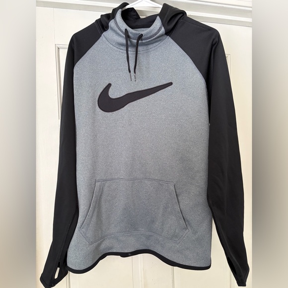 Nike Women's Black and Gray Hoodie - Size XL, Good Condition - Picture 5 of 6